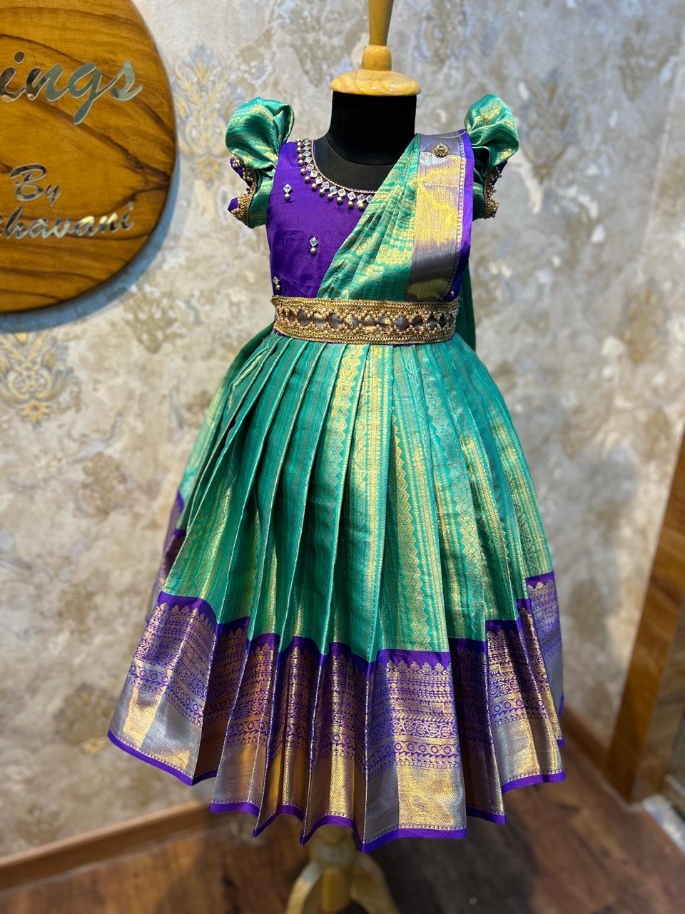 (SB251)Nayanthara with Shawl