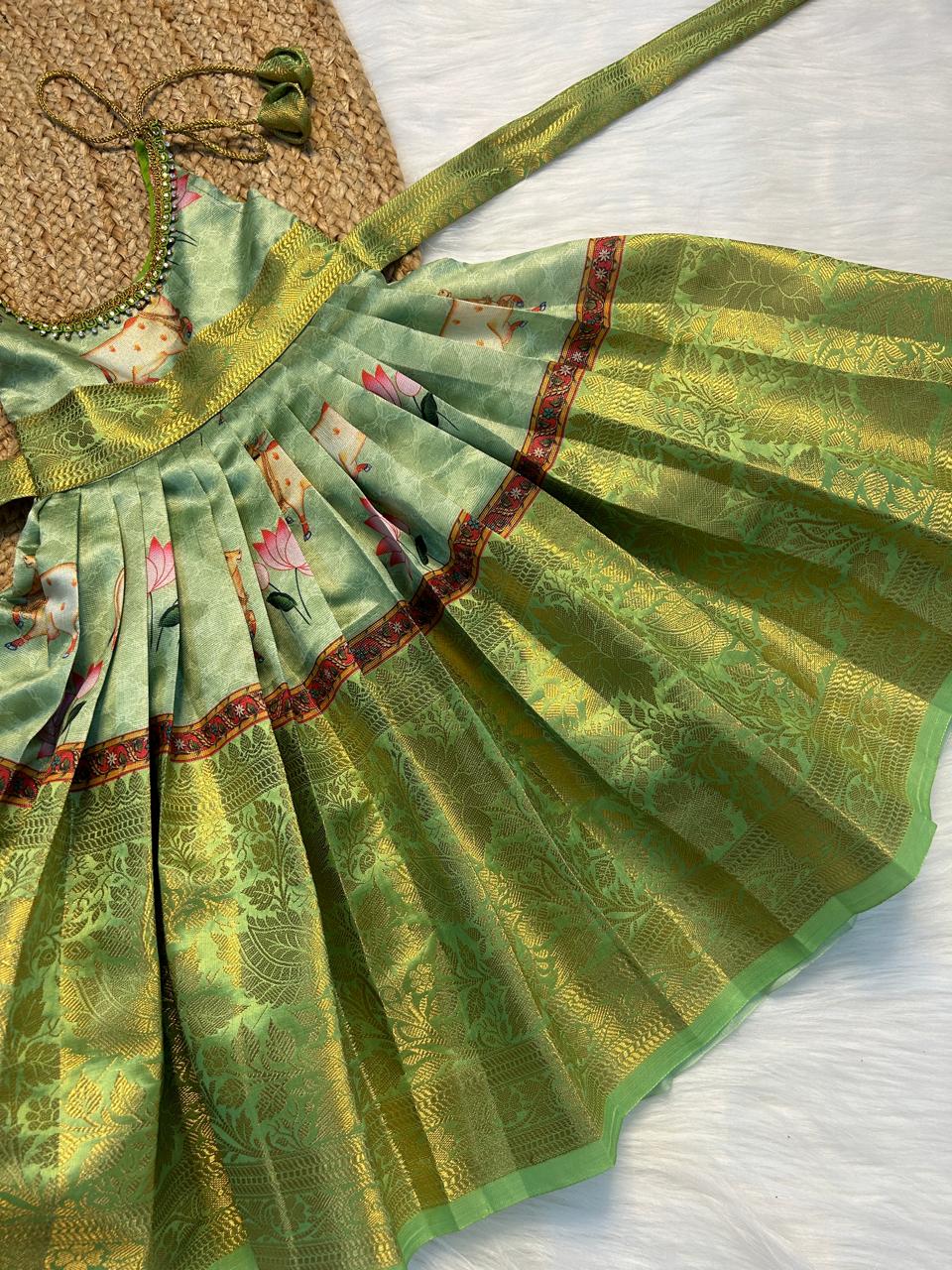 (SB171)Sneha Collection from Pichaiwai Prints( Green Kamali Knot Hand)