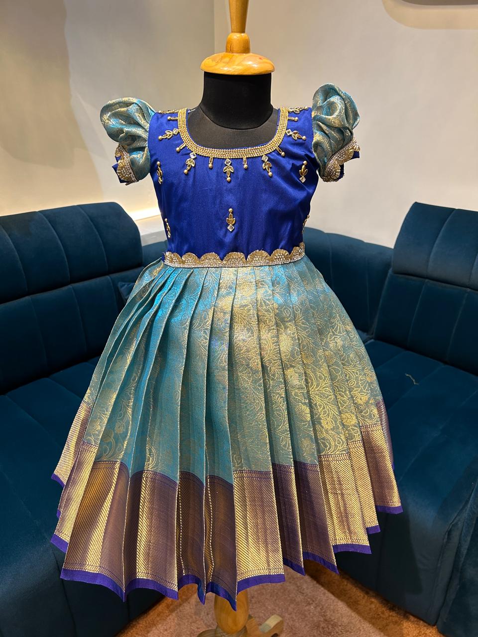 (SB331)Frozen in Removable Shawl Pattern