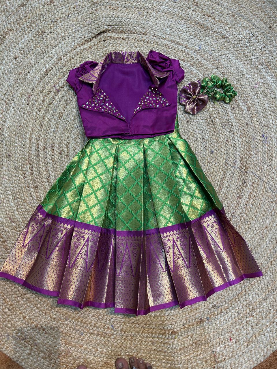 (SB320)Vaazhai Collar Neck Silk Lehenga