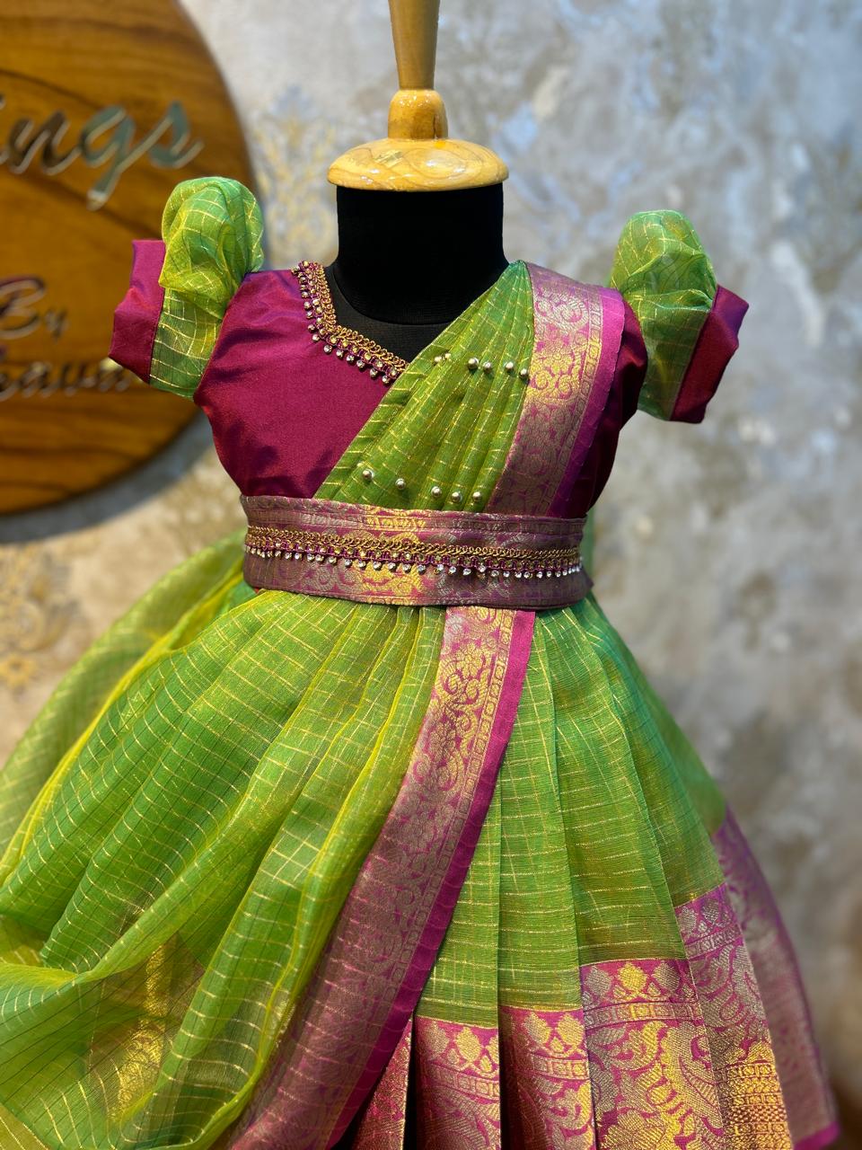(SB098)Pachaikili with Pleated Shawl Tissue Silk Gown