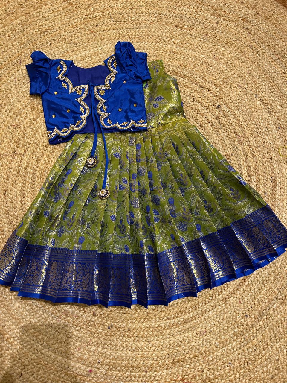 (SB349)Mehendi Green with Dark Blue Aari Overcoat
