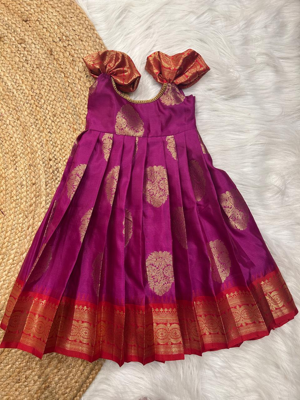 (SB361-D)Pattu and Tissue Gowns