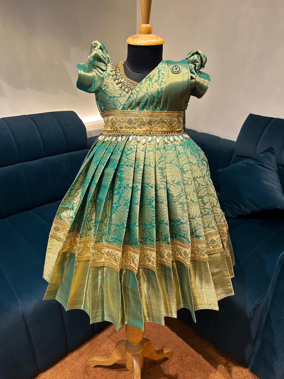 (SB364)Green Neeta Ambani Silk Gown with Removable Dupatta
