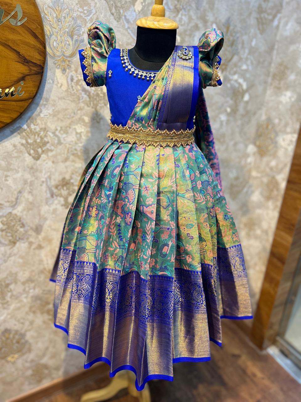 (SB246)Rithu - Removable Shawl Pattern