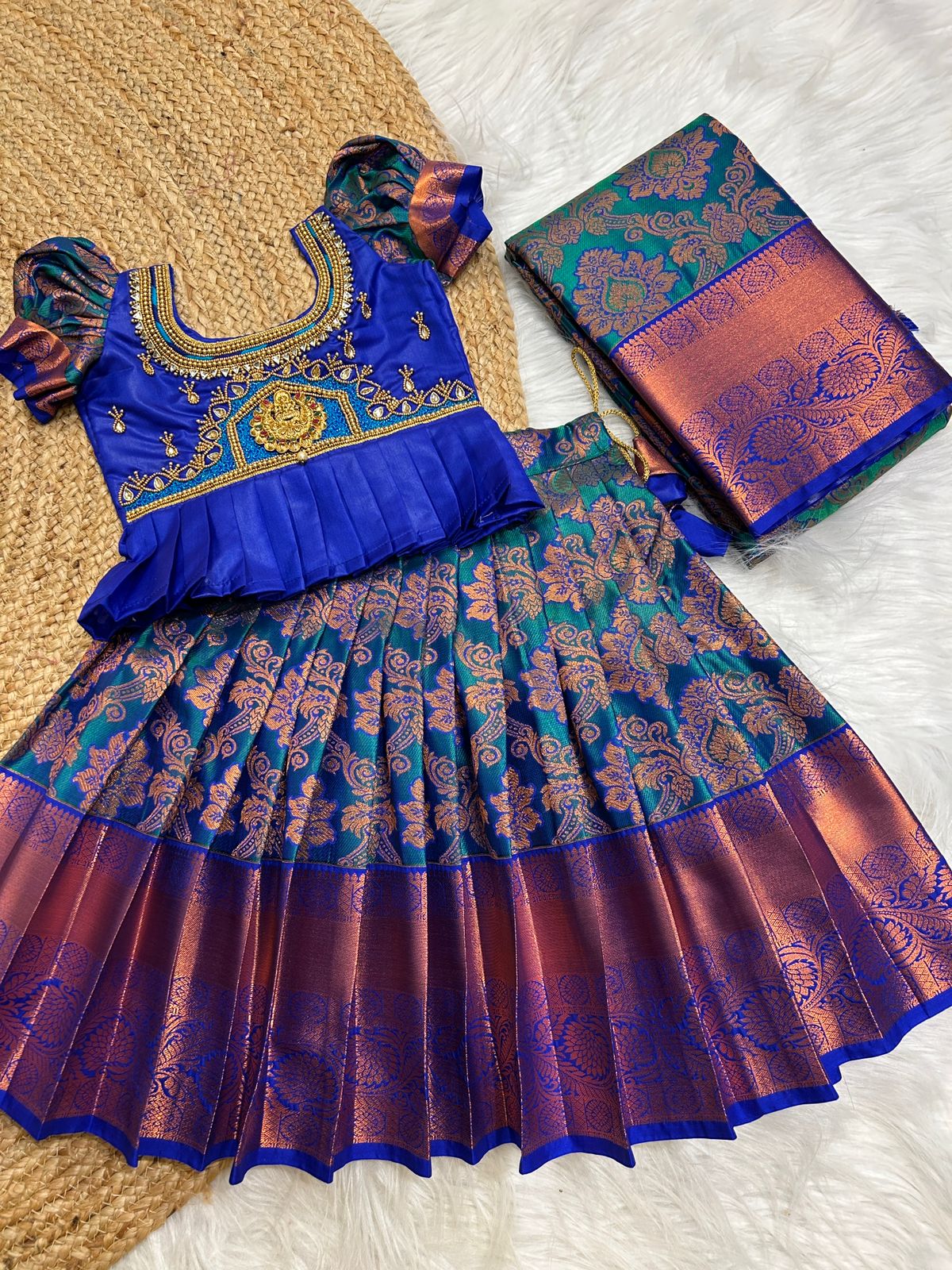 (SB385)Varalakshmi Kanchipuram Silk Pavadai Sattai