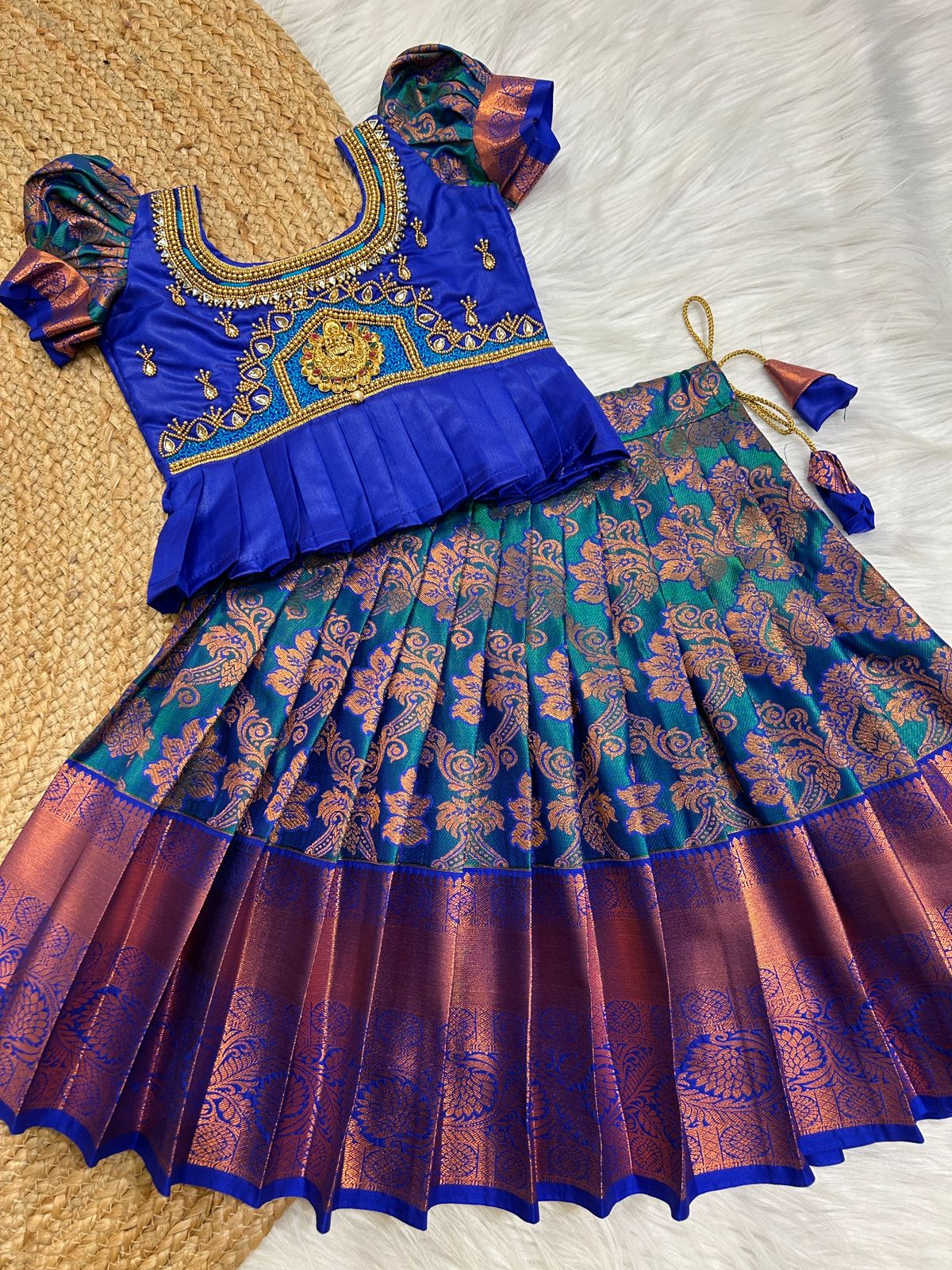 (SB385)Varalakshmi Kanchipuram Silk Pavadai Sattai