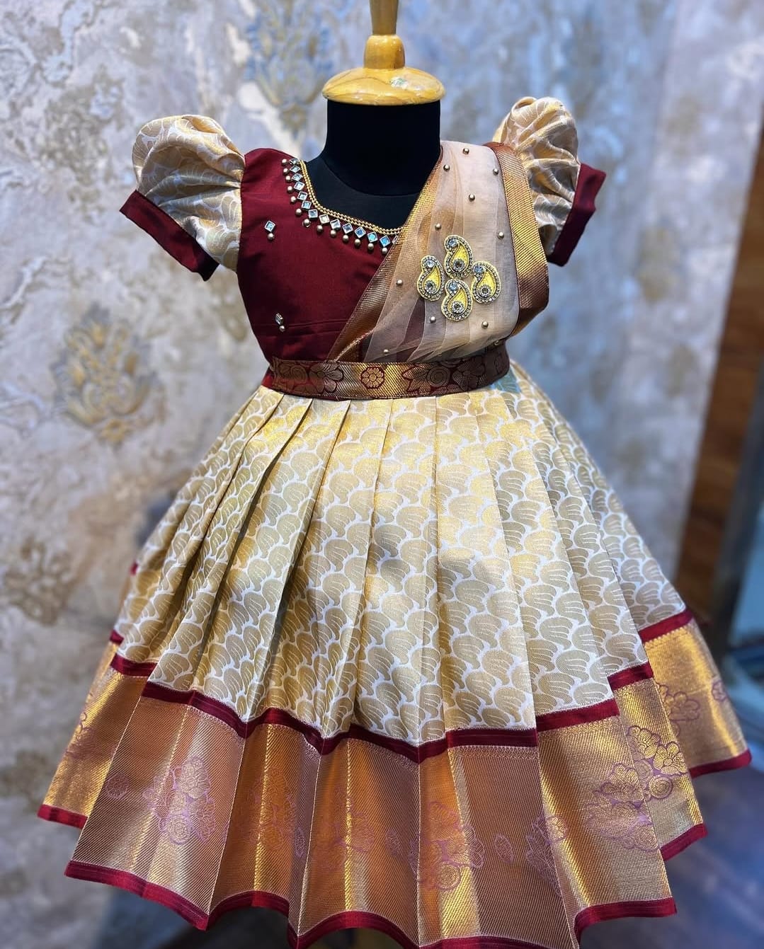 (SB142)Annam with Removable Shawl