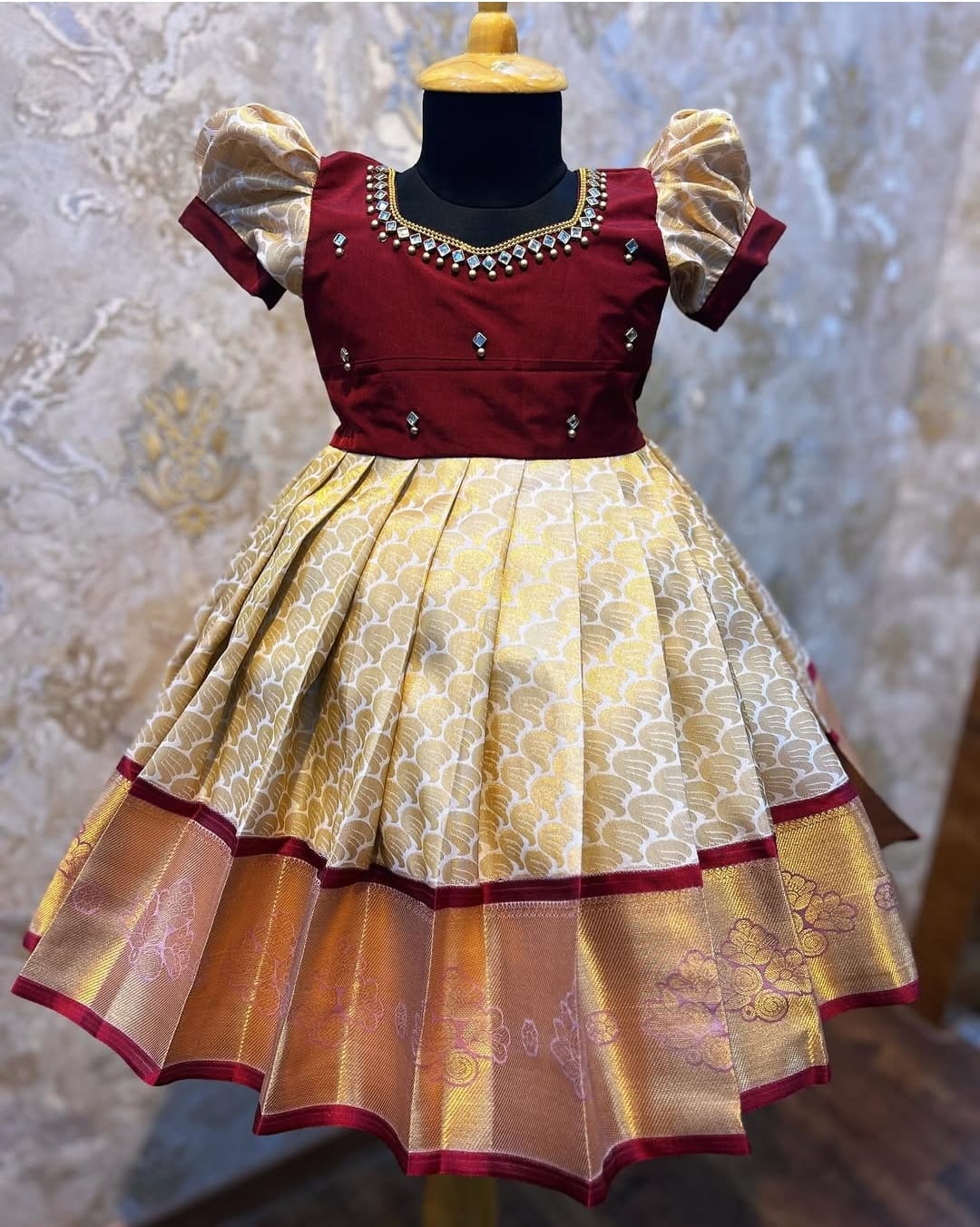 (SB142)Annam with Removable Shawl