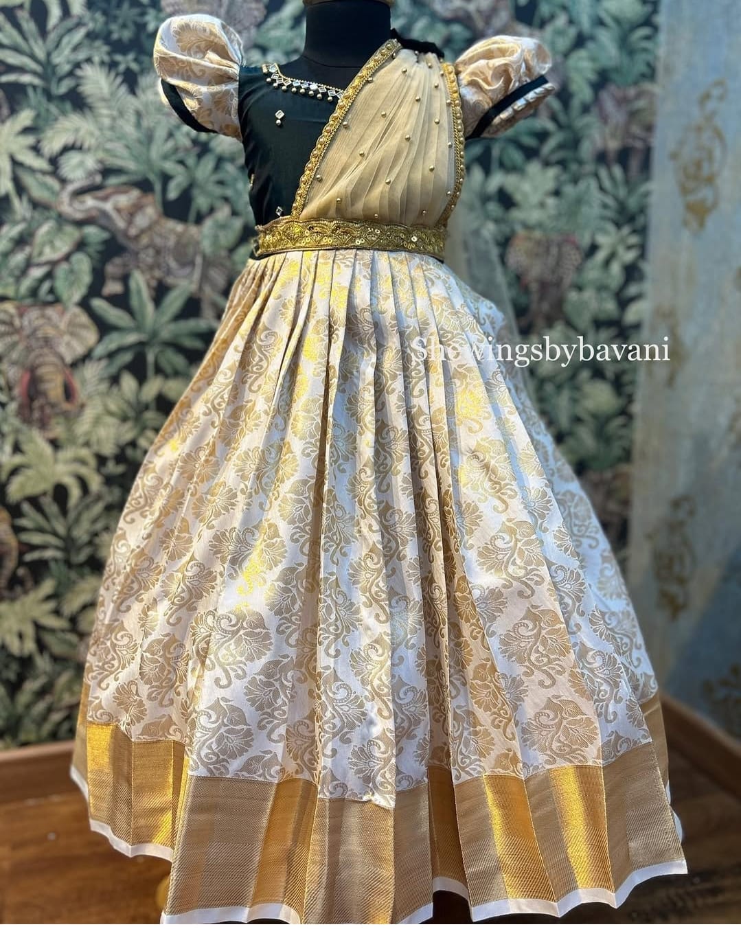 (SB137)Annapoorani Kanchipuram Silk Gown with Removable Duphatta