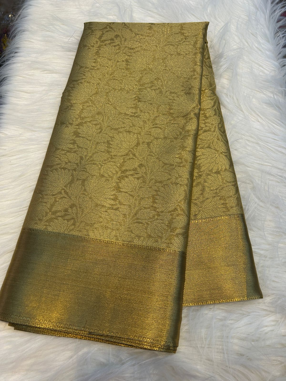 (SBS002)Golden Neeta Ambani Premium Saree