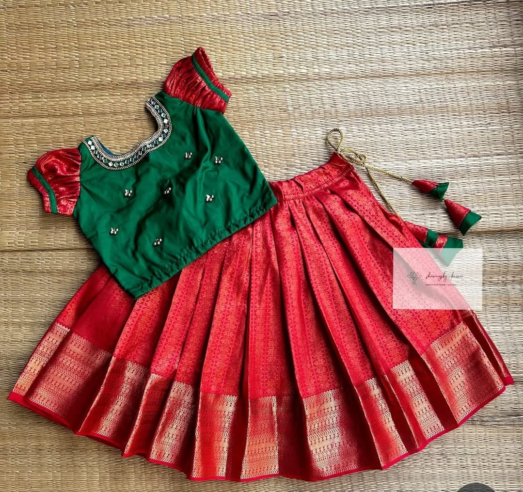 (SB109)Red Chilli with Green Tops Pavadai Sattai