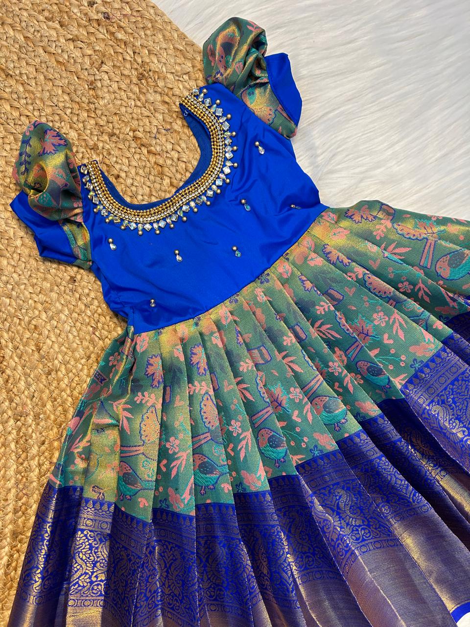 (SB223)Rithu Silk Gown