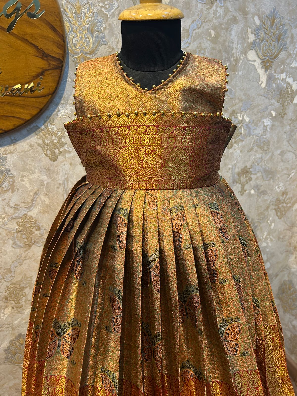 (SB393)PattamPoochi - Kanchipuram Butterfly Weaved Silk Gown