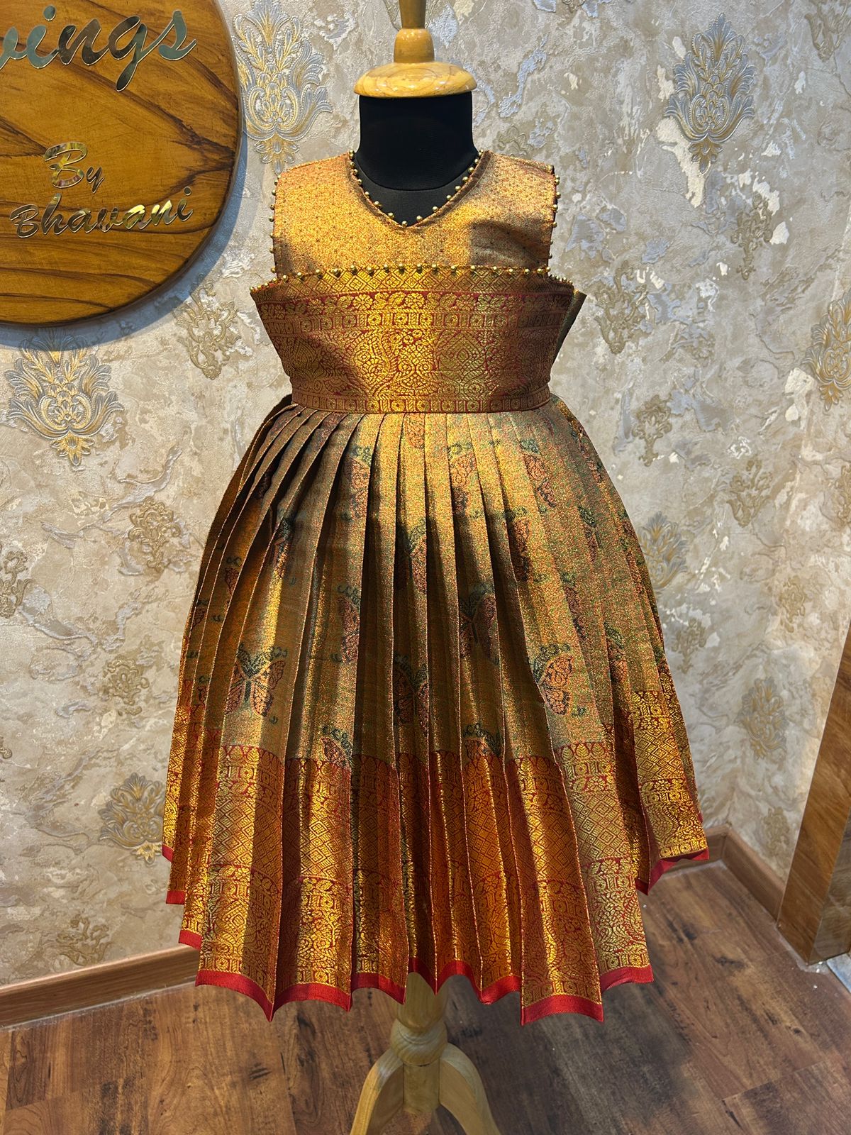 (SB393)PattamPoochi - Kanchipuram Butterfly Weaved Silk Gown