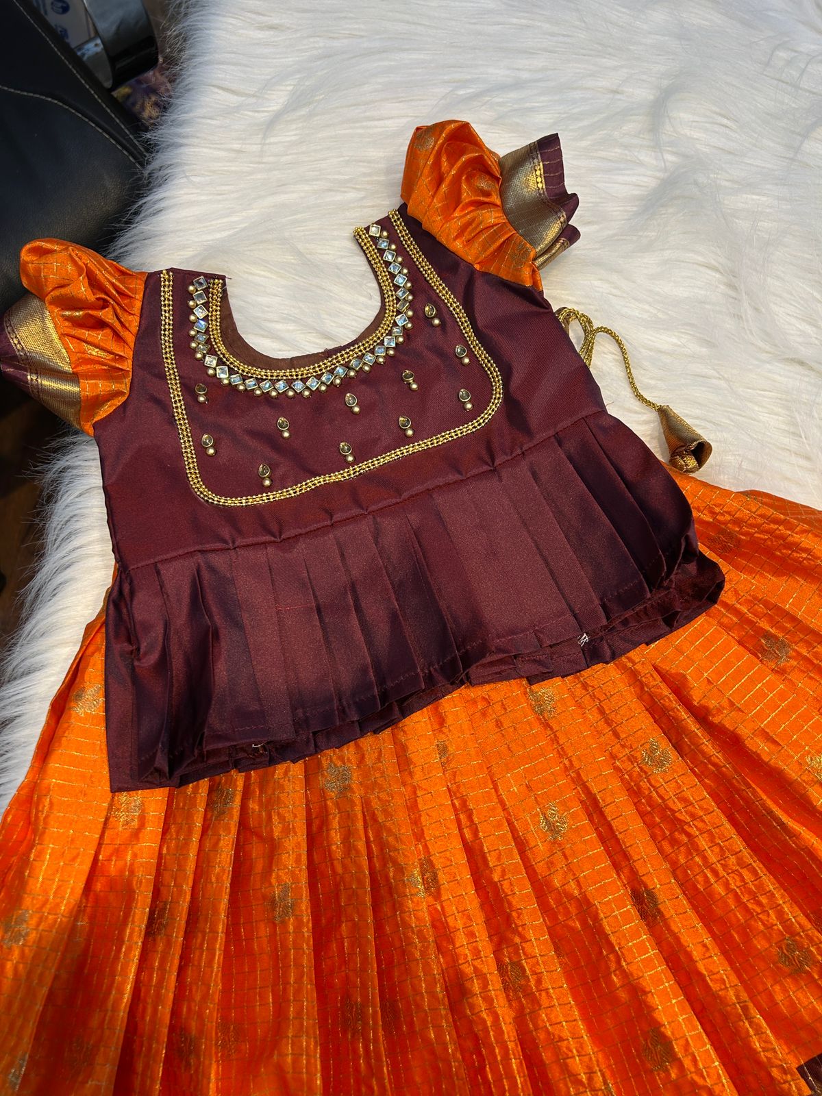 (SB398)Yazhi Pavadai Sattai