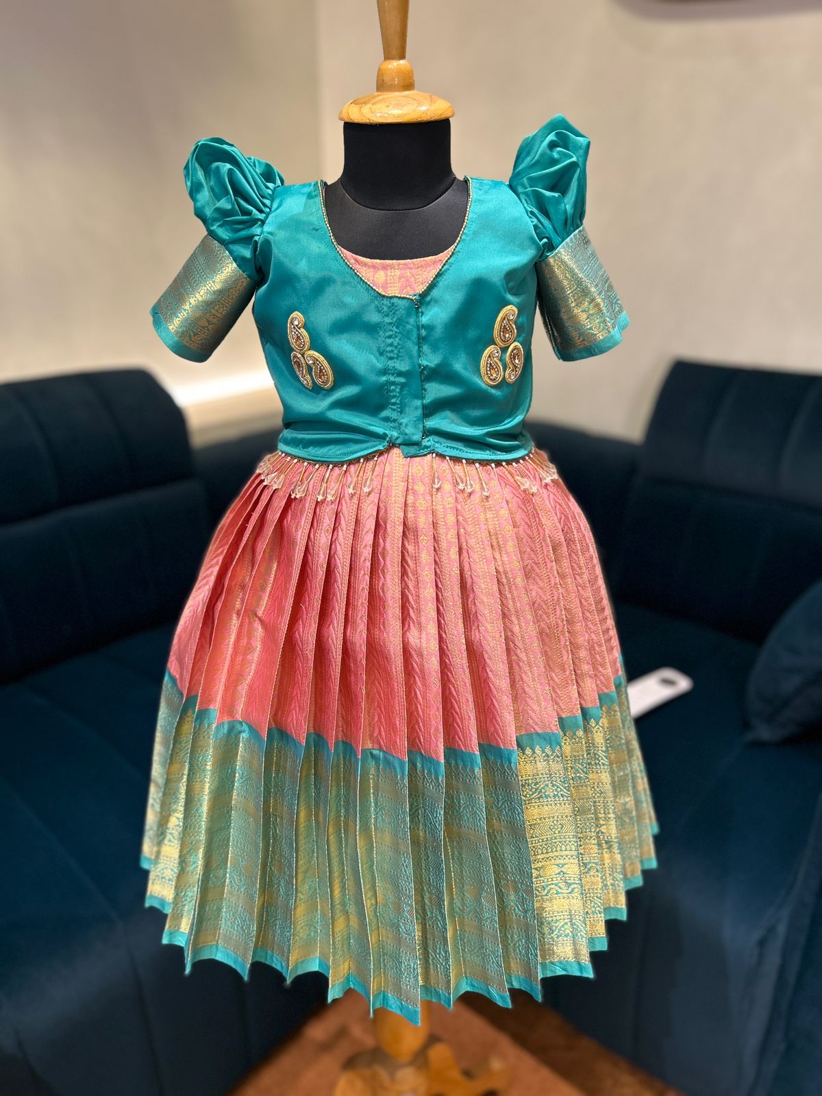 (SB401)Raani - Ramar Green Overcoat with Baby Pink Kanchipuram Pavadai Sattai