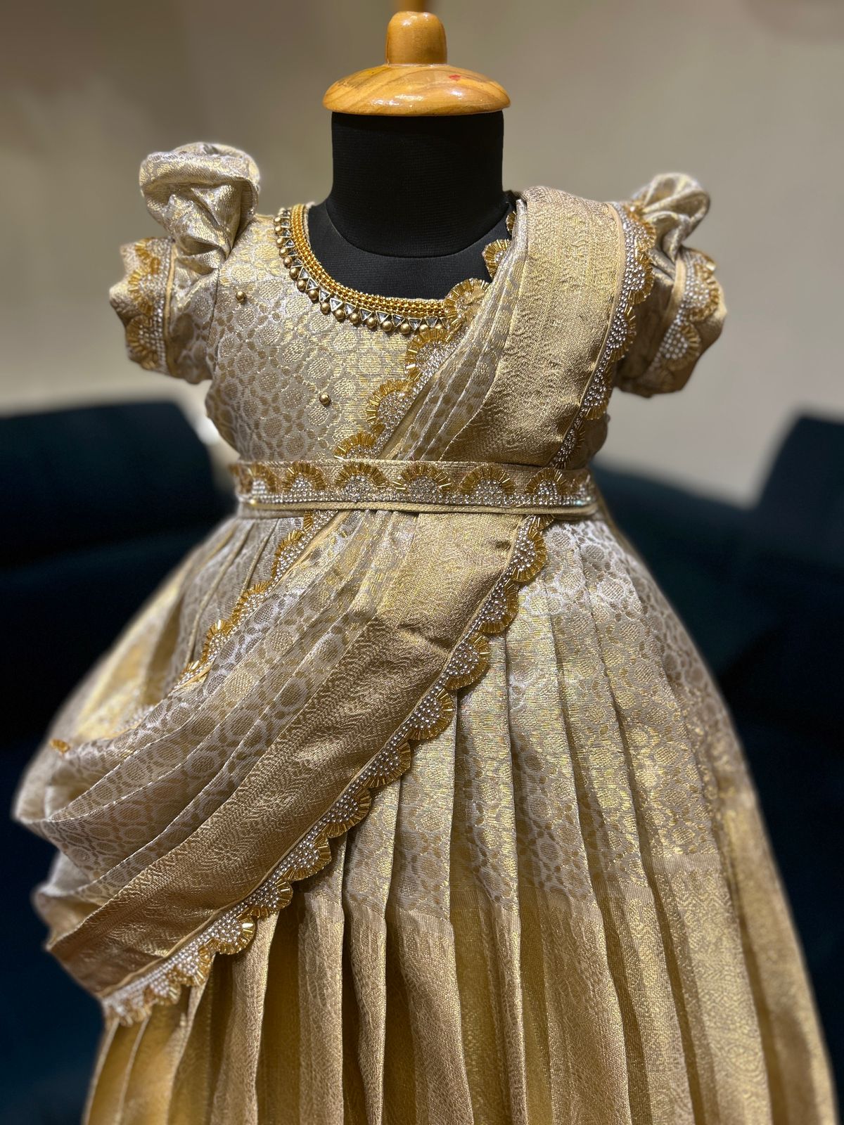(SB411)Premium Arowana Silk gown With Full Shawl and Hipbelt