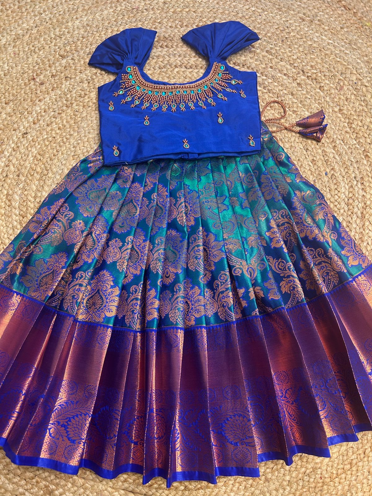 (SB418)Peacock Double Shaded Premium Kanchi Pattu Pavadai Sattai