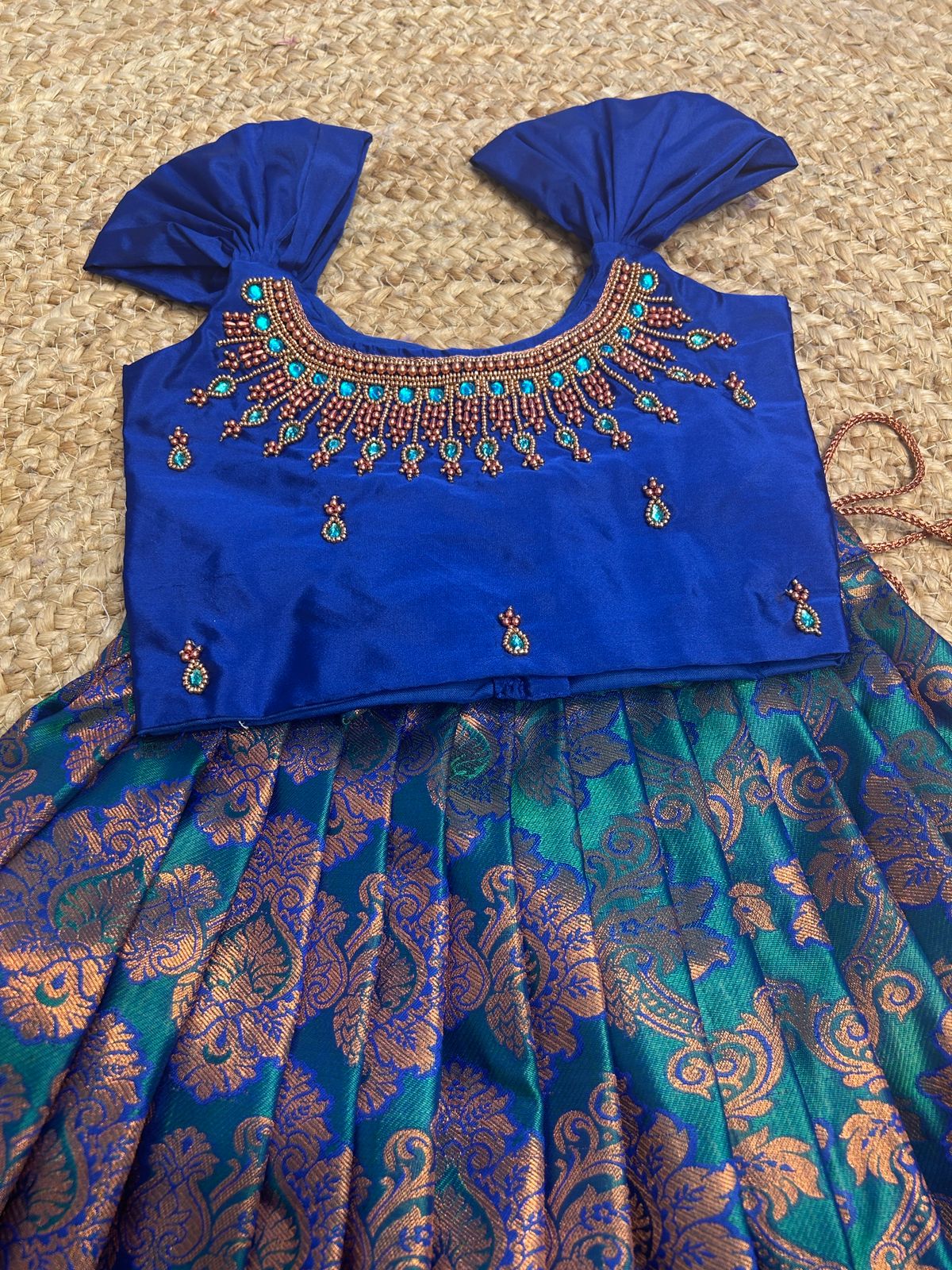 (SB418)Peacock Double Shaded Premium Kanchi Pattu Pavadai Sattai