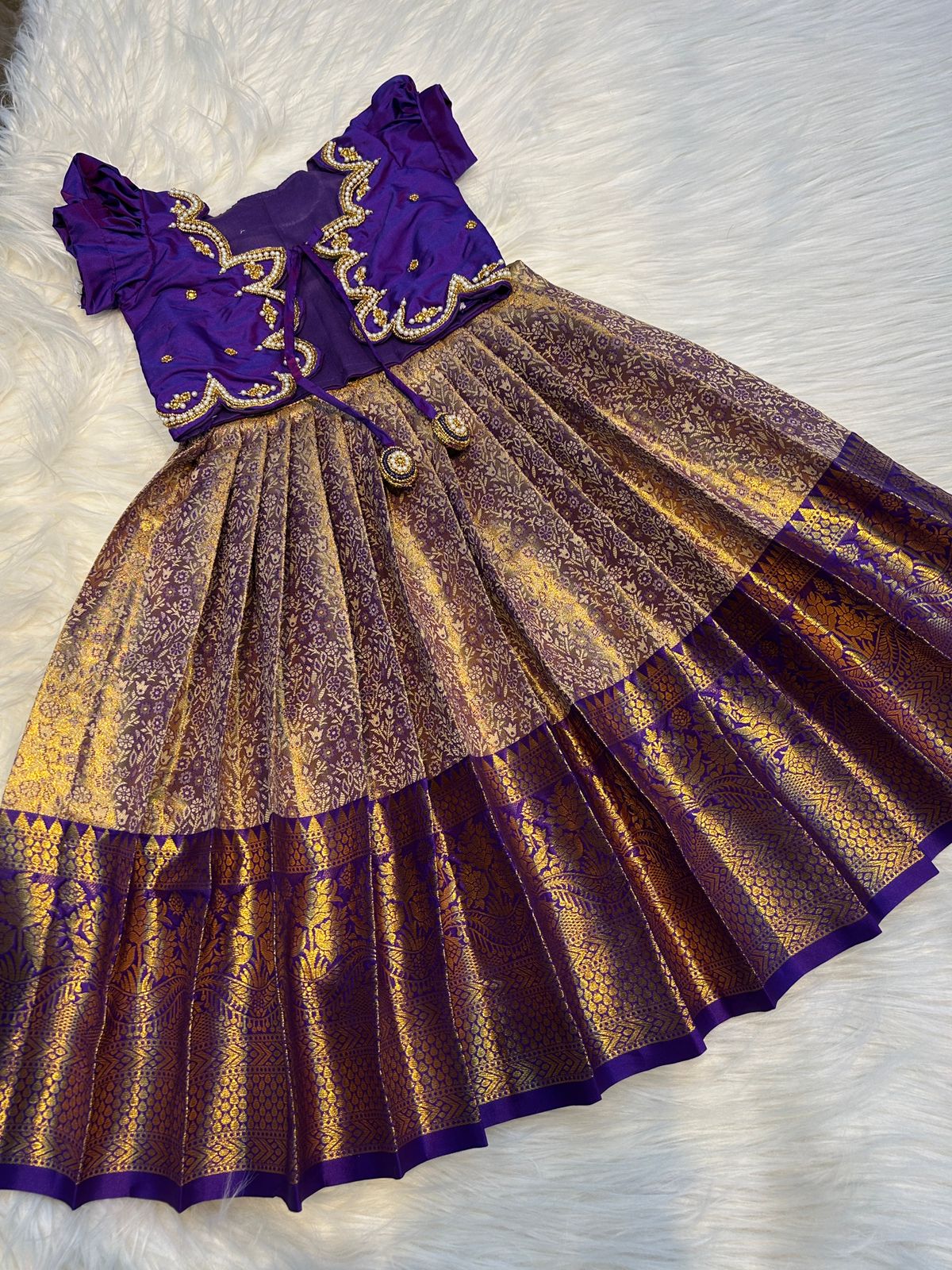 (SB421) Bakkia in Aari Overcoat Pattern