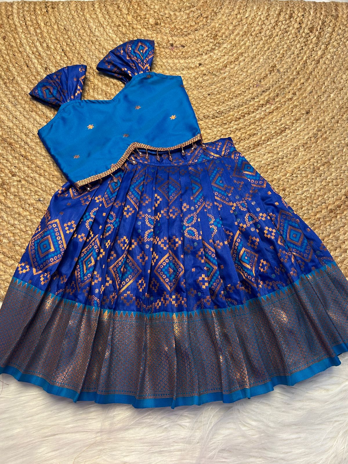 (SB441)IKKAT Patola Mixed with Paithani Pavadai Sattai Langa