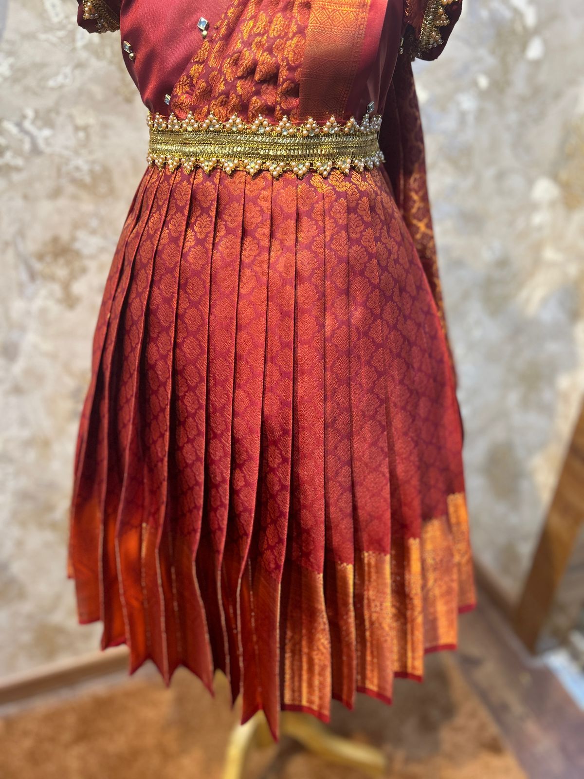 (SB449)Merun Kanchipuram Silk Gown with Removable Shawl Pattern