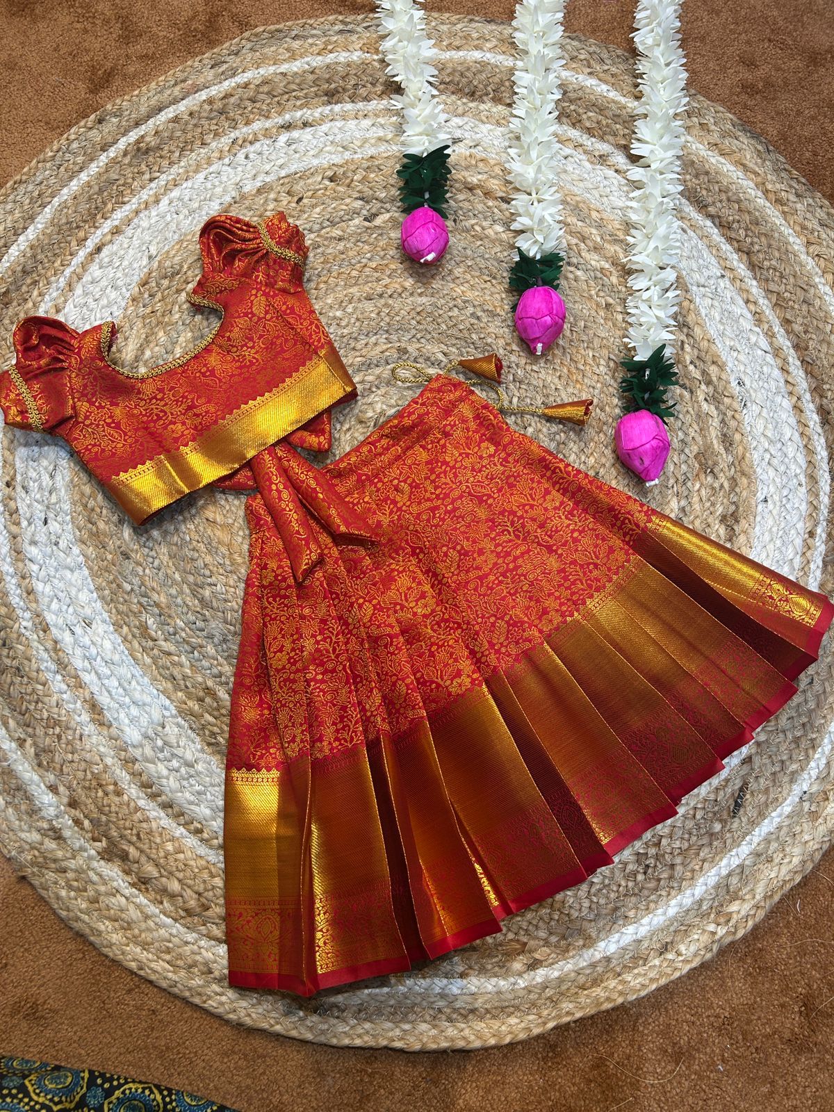 (SB463)Samudrika Latchana Pattu Pavadai