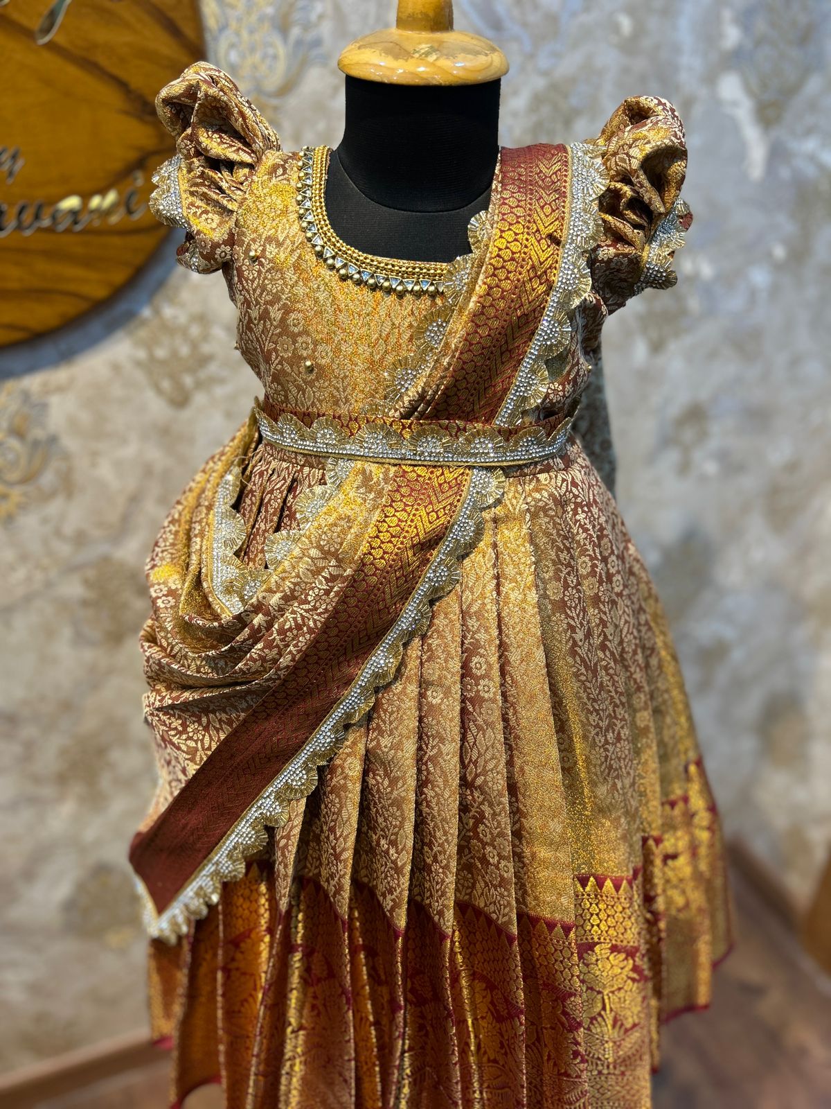 (SB464) Sindoor - Aari Worked Full Flow Shawl Kanchi Silk Gown