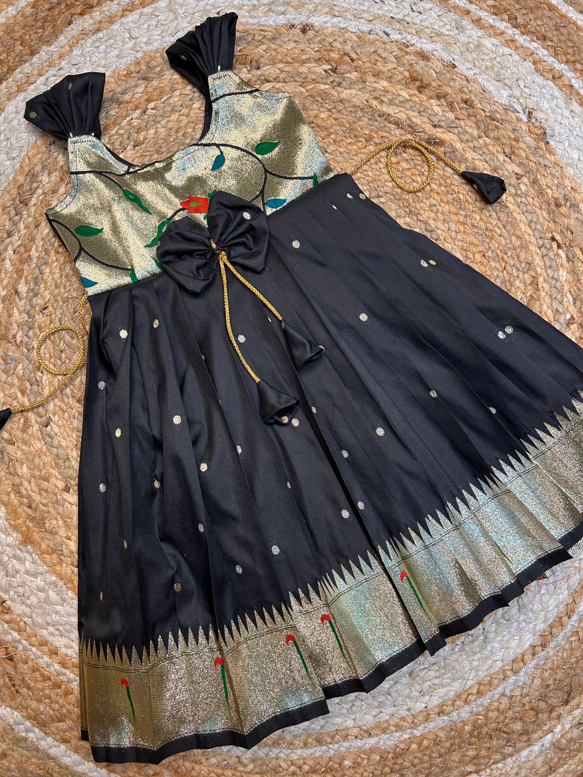 (SB497)Pure Black Paithani Silk Gowns