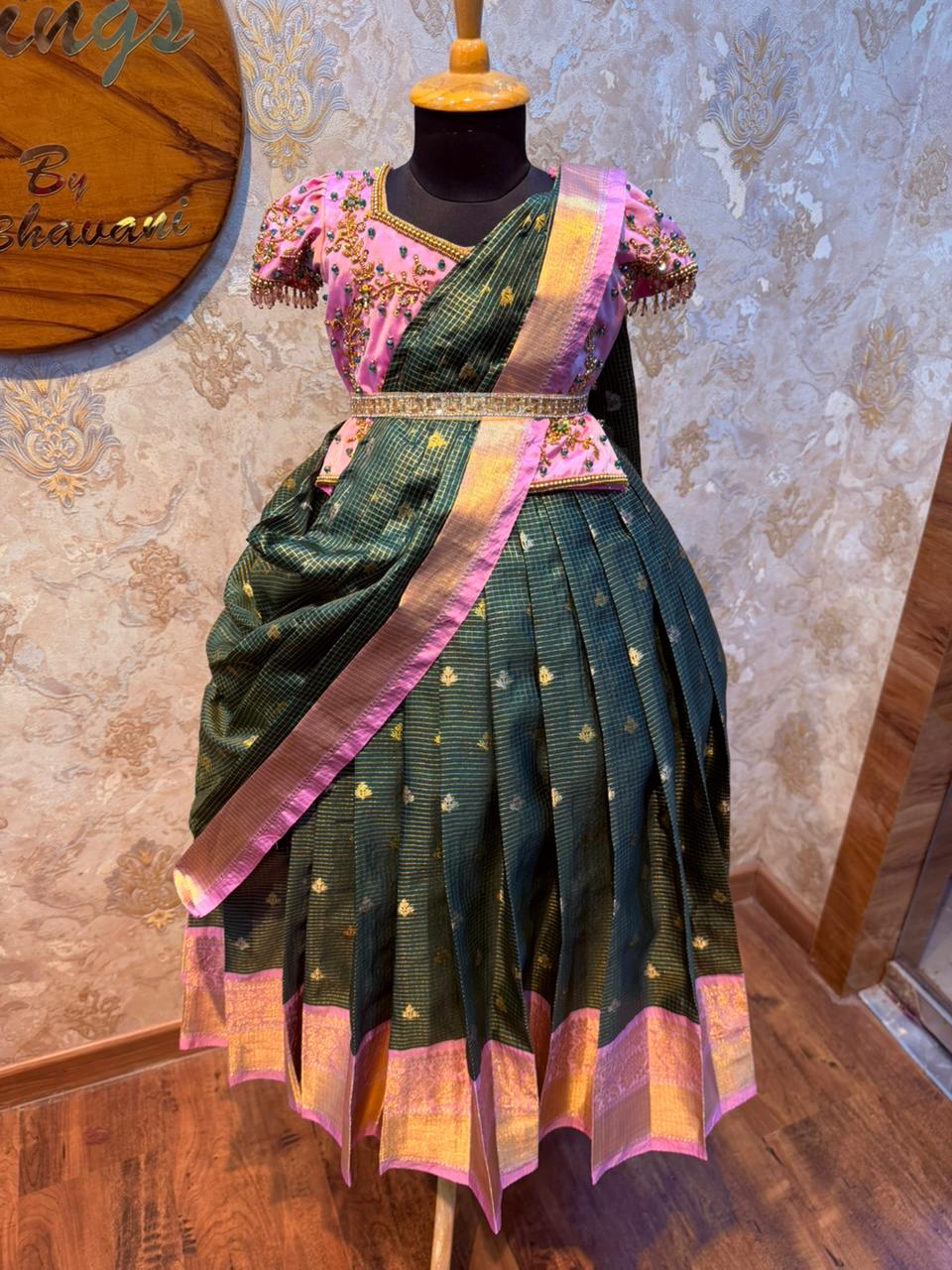 (SB525) Dark Green with Pink Gadwal Pavadai Sattai
