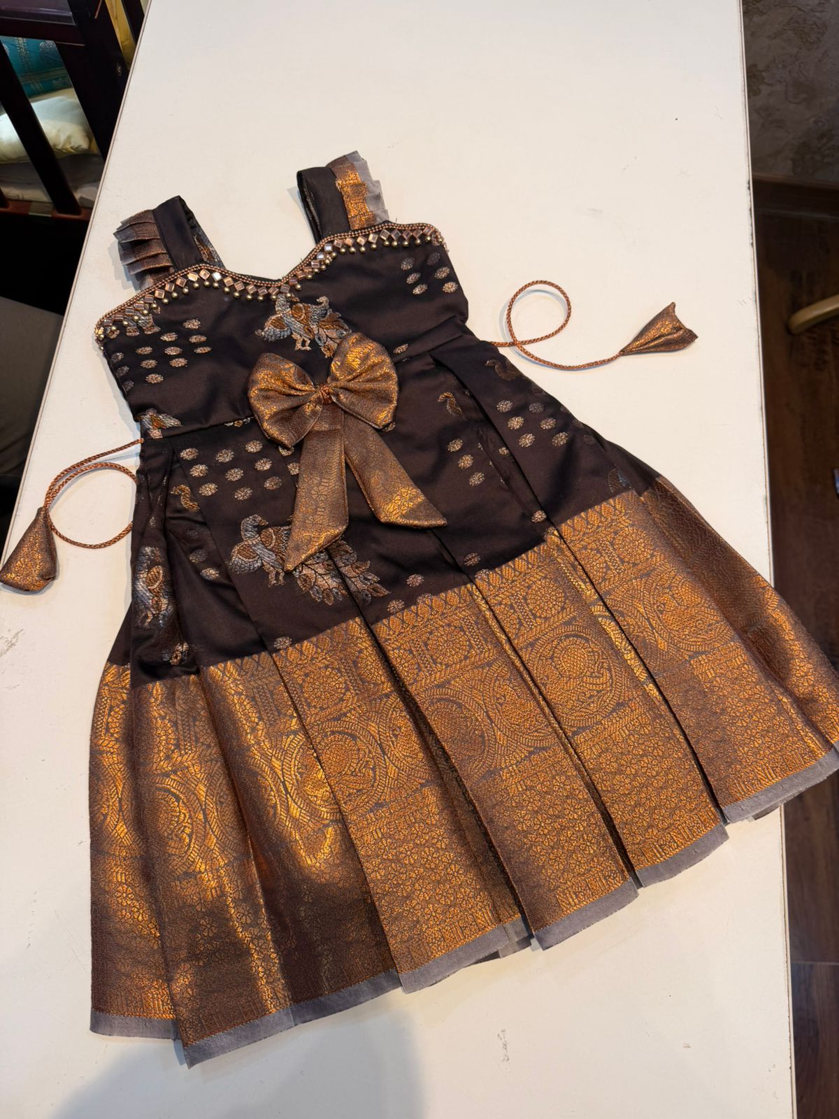 (SB546)Brownie - Coffee Brown with Silver Copper Zari Border