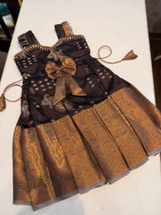 (SB546)Brownie - Coffee Brown with Silver Copper Zari Border