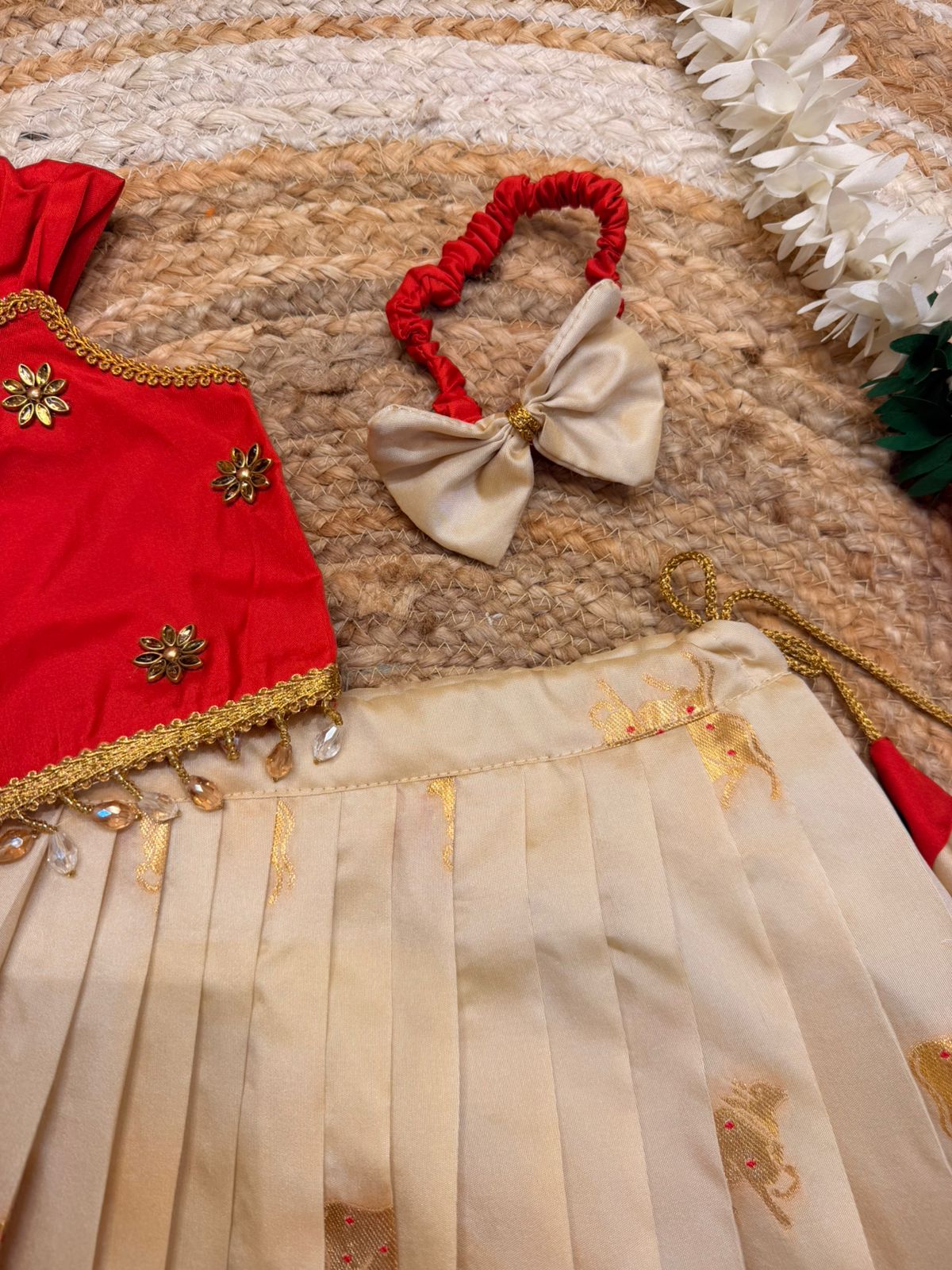 (SB566) LEELA - Elegant Pavadai Sattai