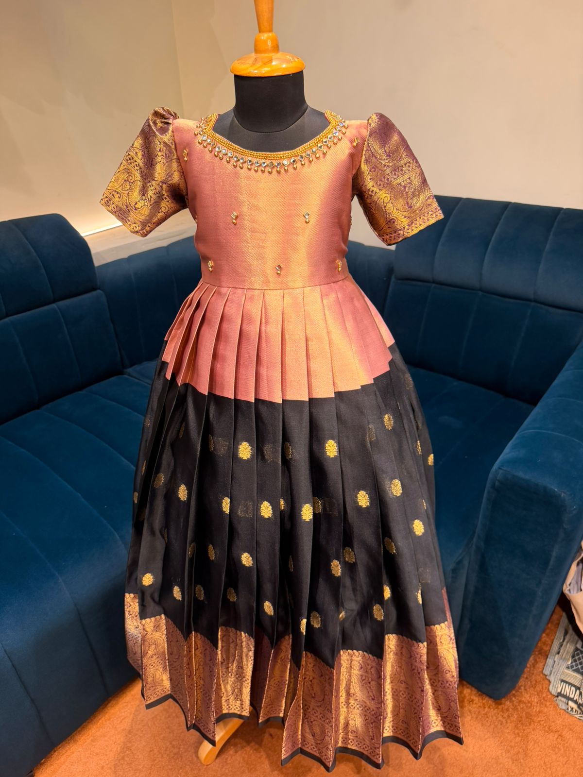 (SB575) MEHABOOBA Silk gown