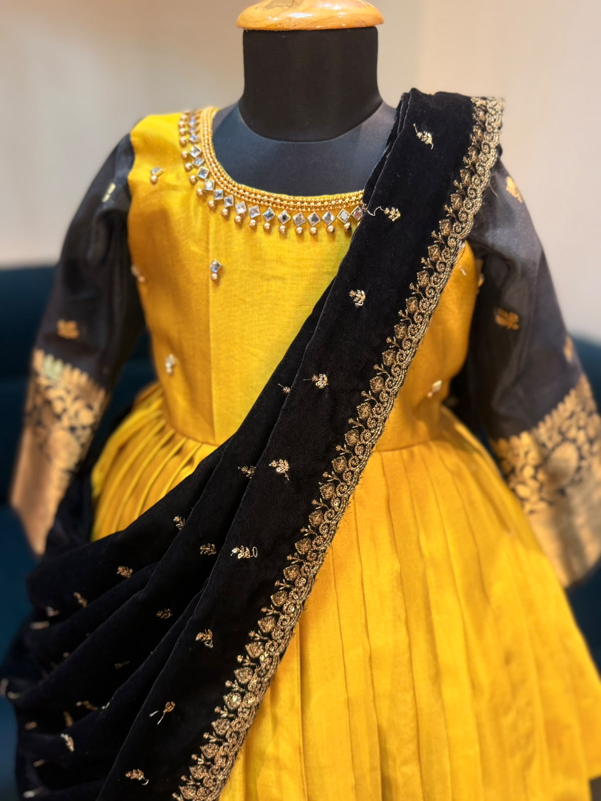 (SB610) Yellow Mehabooba Silk Gown with Shawl Pattern